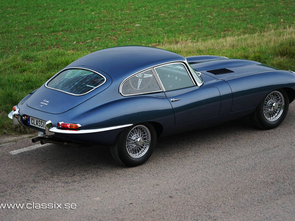 Image 14/30 de Jaguar E-Type 4.2 (1967)