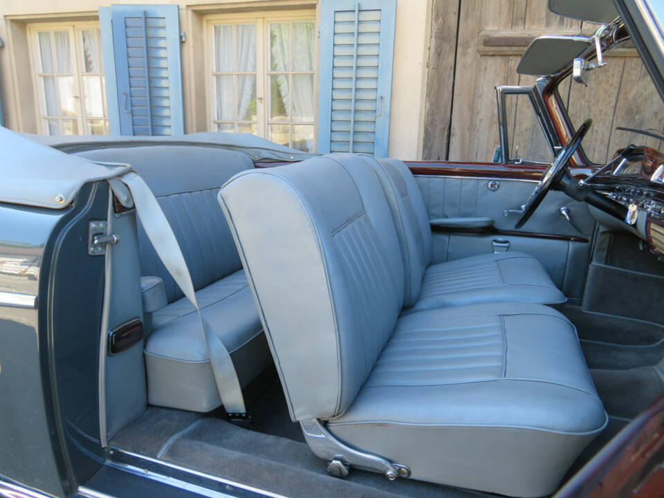 Imagen 8/23 de Mercedes-Benz 220 S Cabriolet (1957)