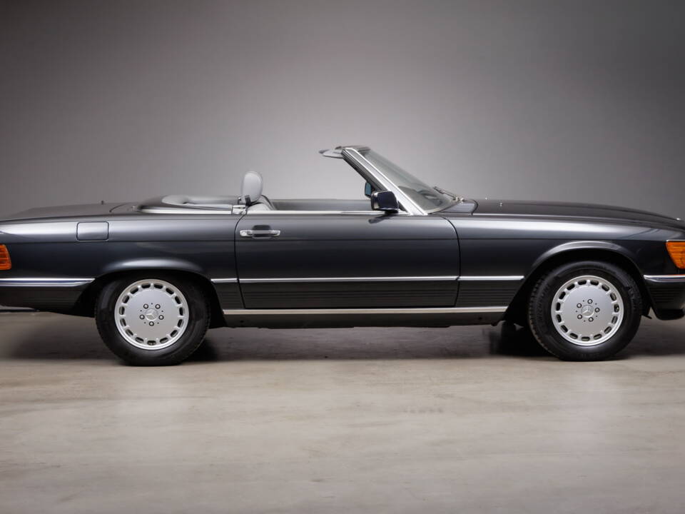 Image 9/30 of Mercedes-Benz 300 SL (1986)