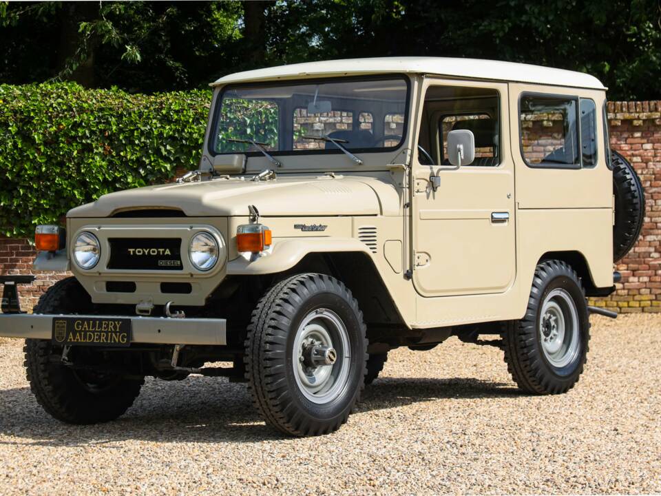 Bild 44/50 von Toyota Land Cruiser BJ 40 (1977)