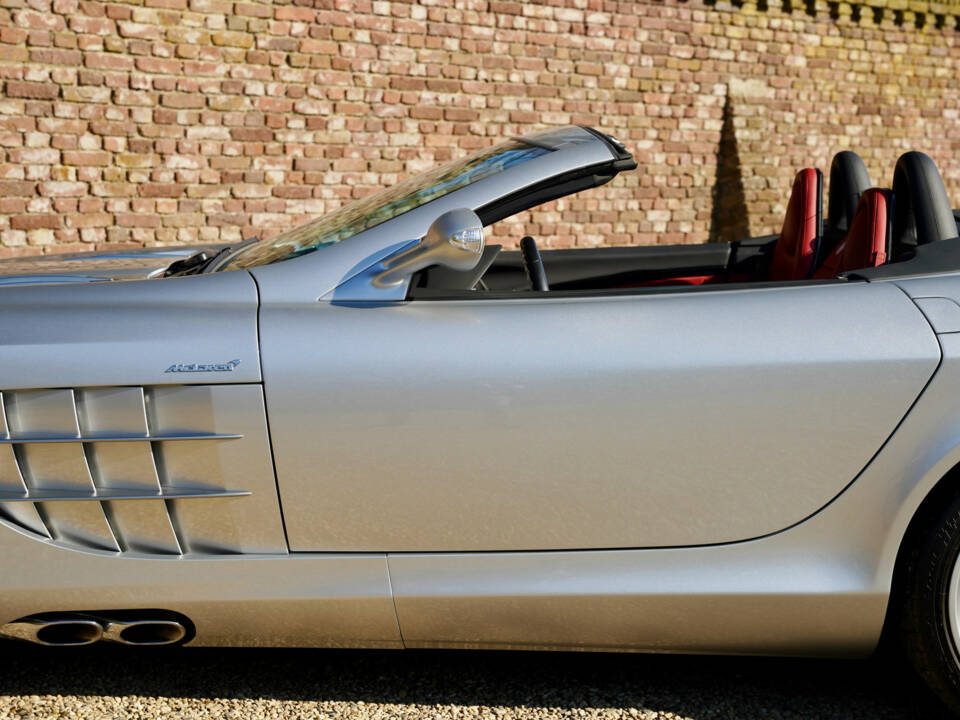 Image 26/50 of Mercedes-Benz SLR McLaren (2009)