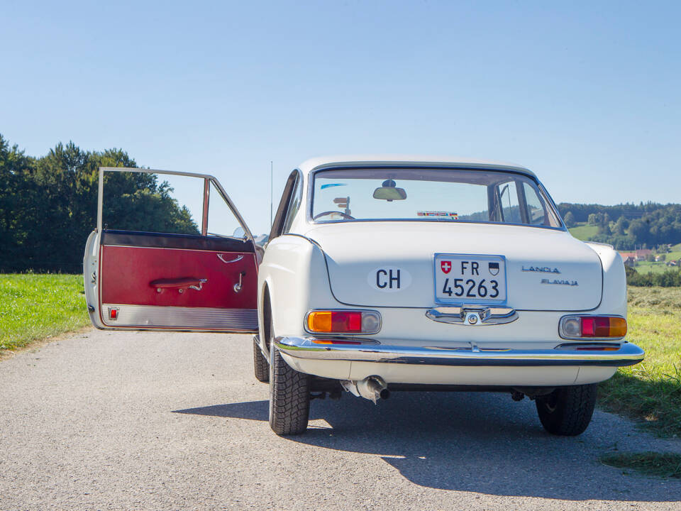 Image 24/26 of Lancia Flavia 1.8 (Pininfarina) (1965)