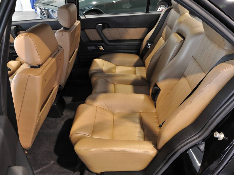 Image 26/33 of Alfa Romeo 164 3.0 24V Q4 (1996)