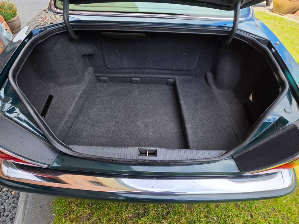 Image 7/26 of Jaguar XJ 6 4.0 Sovereign (1996)