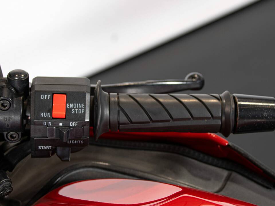 Imagen 42/47 de Kawasaki GPz 1000RX (1986)