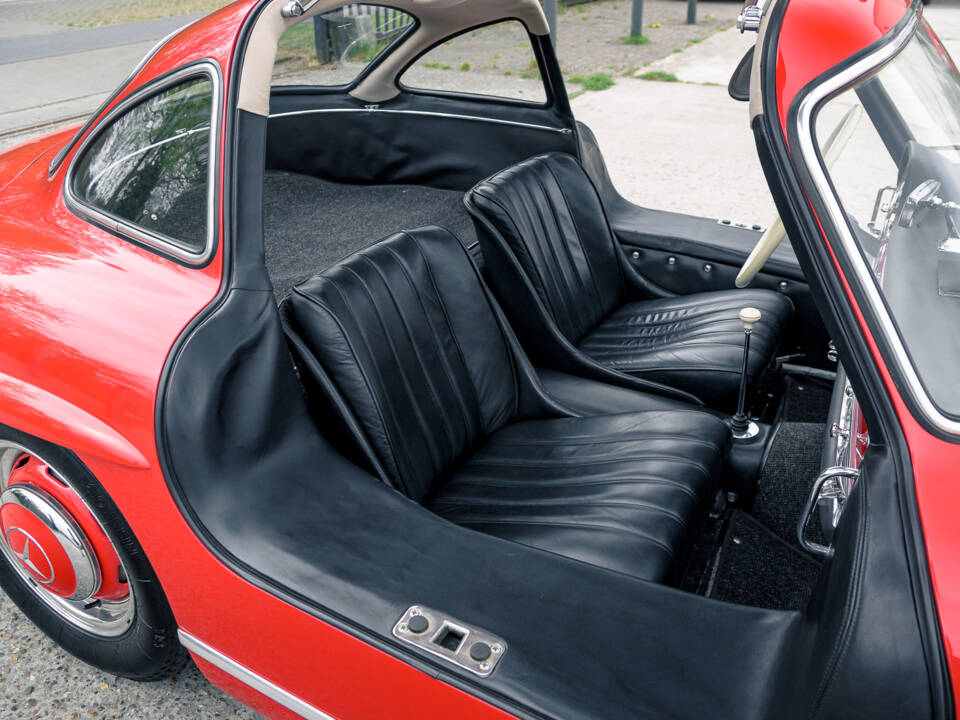 Image 31/55 of Mercedes-Benz 300 SL &quot;Gullwing&quot; (1955)