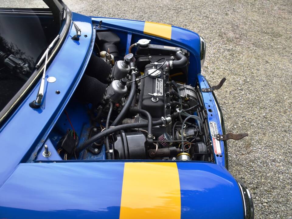 Image 29/32 of Mini 1275 GT (1977)
