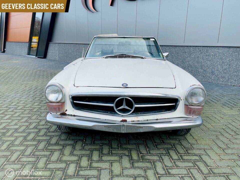 Immagine 2/12 di Mercedes-Benz 280 SL (1970)