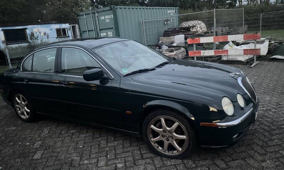 Image 1/8 de Jaguar S-Type 4.0 V8 (2000)
