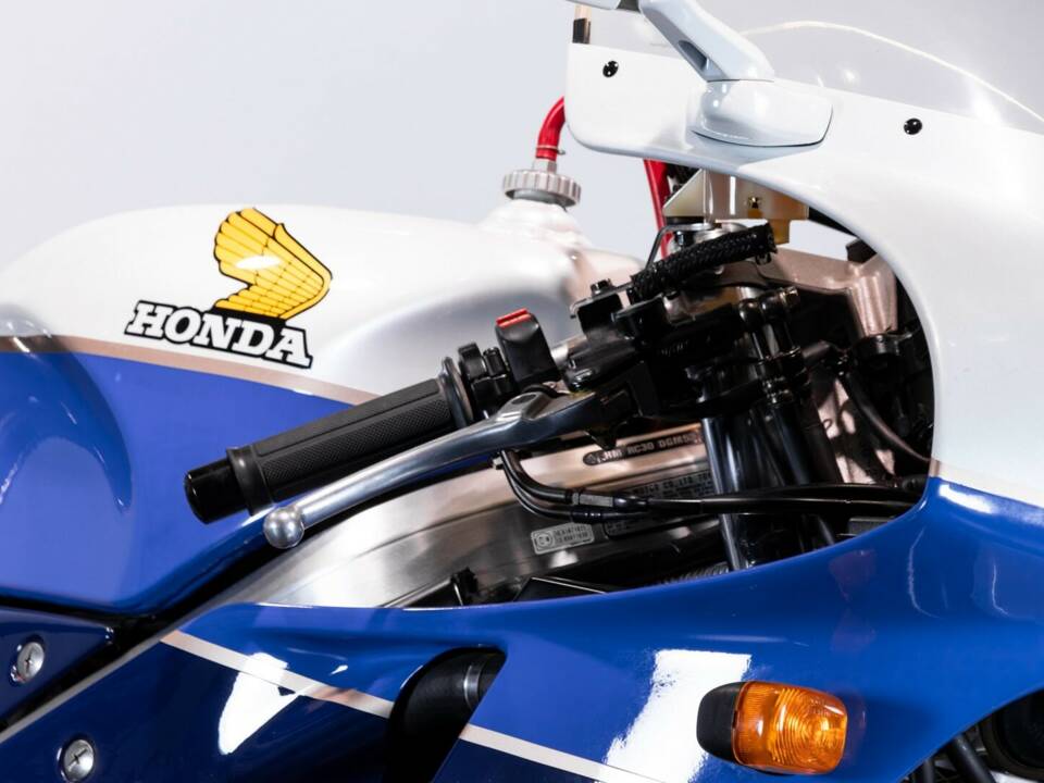 Afbeelding 47/50 van Honda VFR 750R RC 30 (1989)