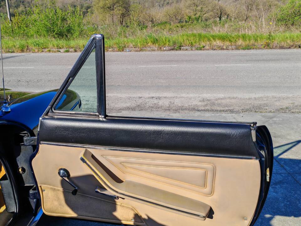 Image 36/42 of FIAT 124 Spider CS1 (1975)