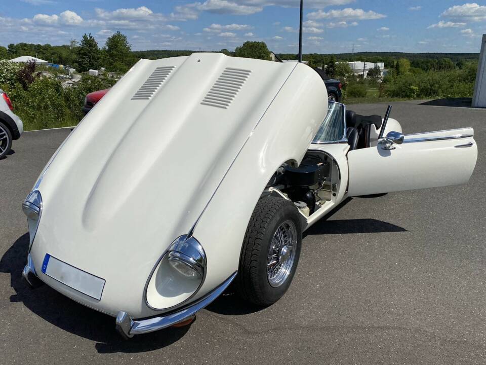 Bild 8/28 von Jaguar E-Type V12 (1973)