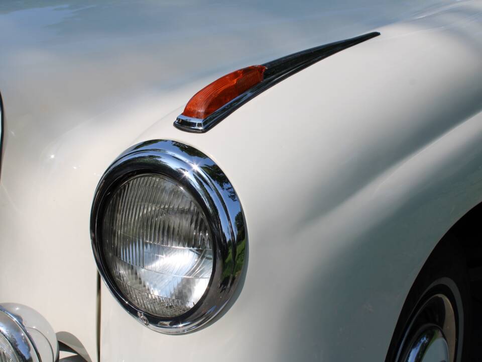 Image 12/50 of Mercedes-Benz 219 (1959)