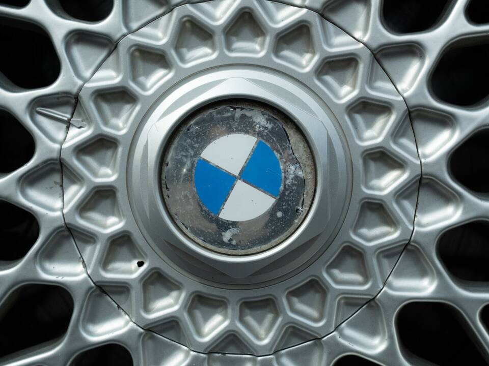 Image 10/36 of BMW 750iL (1989)