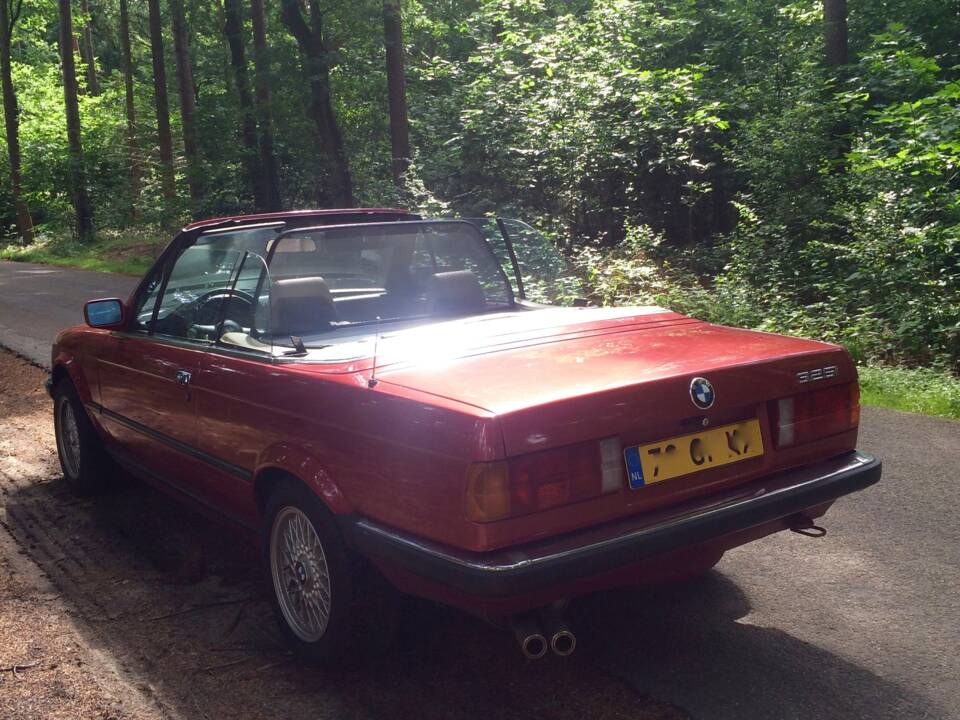 Image 9/13 of BMW 325i (1986)