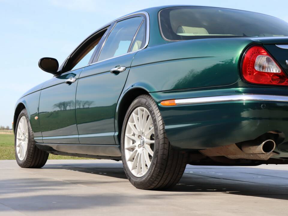 Imagen 47/50 de Jaguar XJ 8 4.2 (2006)