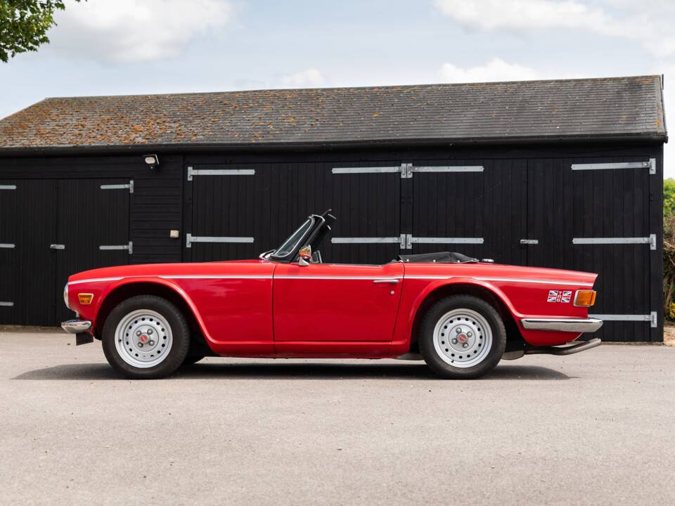 Immagine 2/50 di Triumph TR 6 (1975)