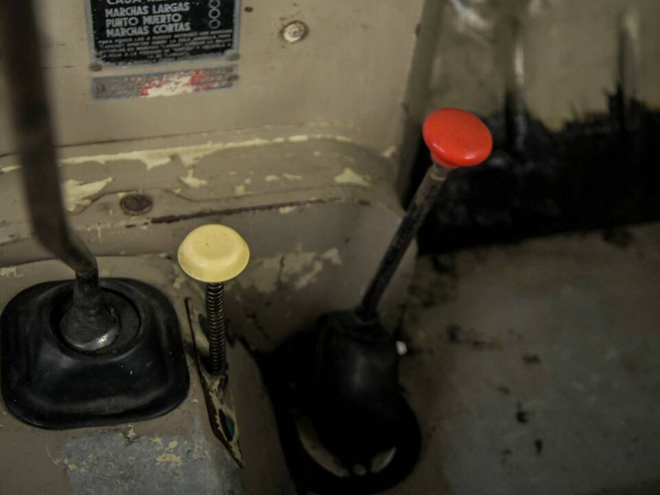 Image 29/50 of Land Rover 109 (1978)