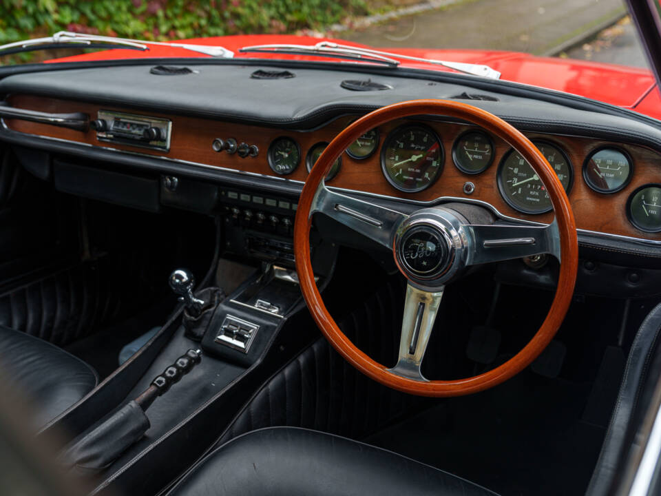 Image 14/26 of ISO Grifo GL 300 (1968)