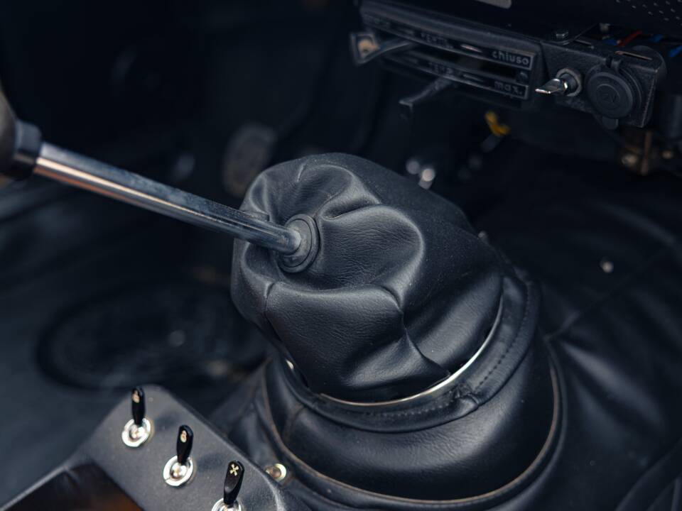 Image 11/18 of Alfa Romeo Giulia 1300 Super (1971)
