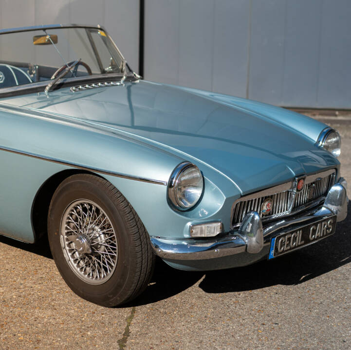 Image 2/20 of MG MGB (1965)