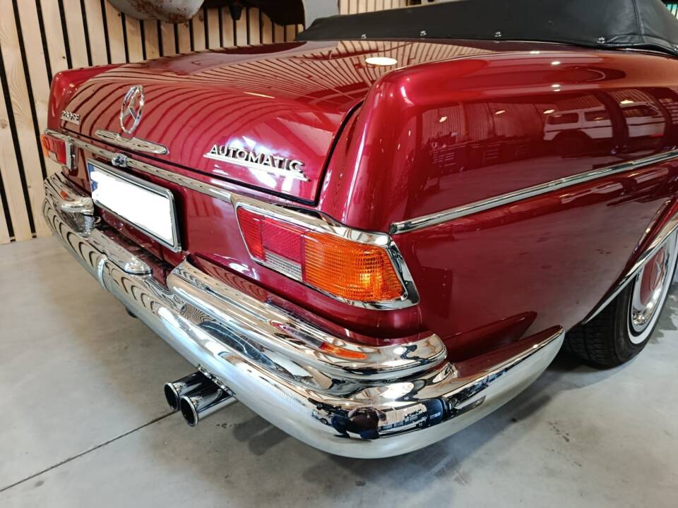 Image 6/10 of Mercedes-Benz 220 SE b (1962)