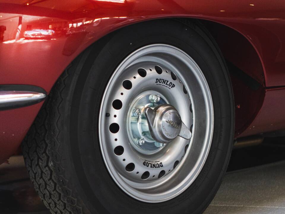 Image 4/30 de Jaguar Type E 3.8 (1962)