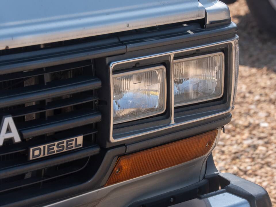 Image 8/46 of Toyota Land Cruiser FJ 62 (1988)