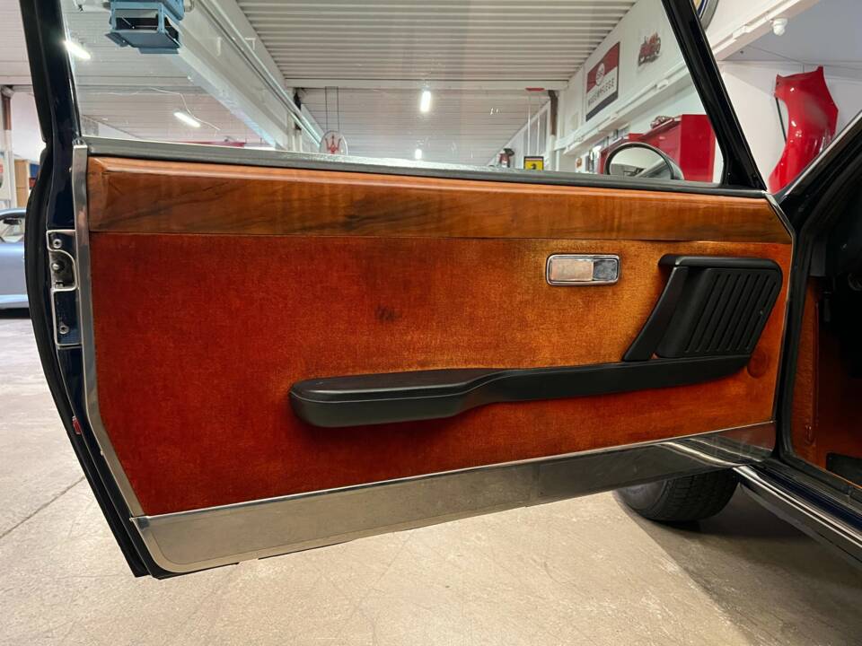 Immagine 6/16 di FIAT 130 Coupé (1975)