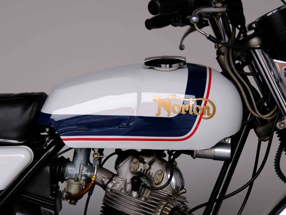 Image 6/83 of Norton 850 MKIII Roadster (1975)