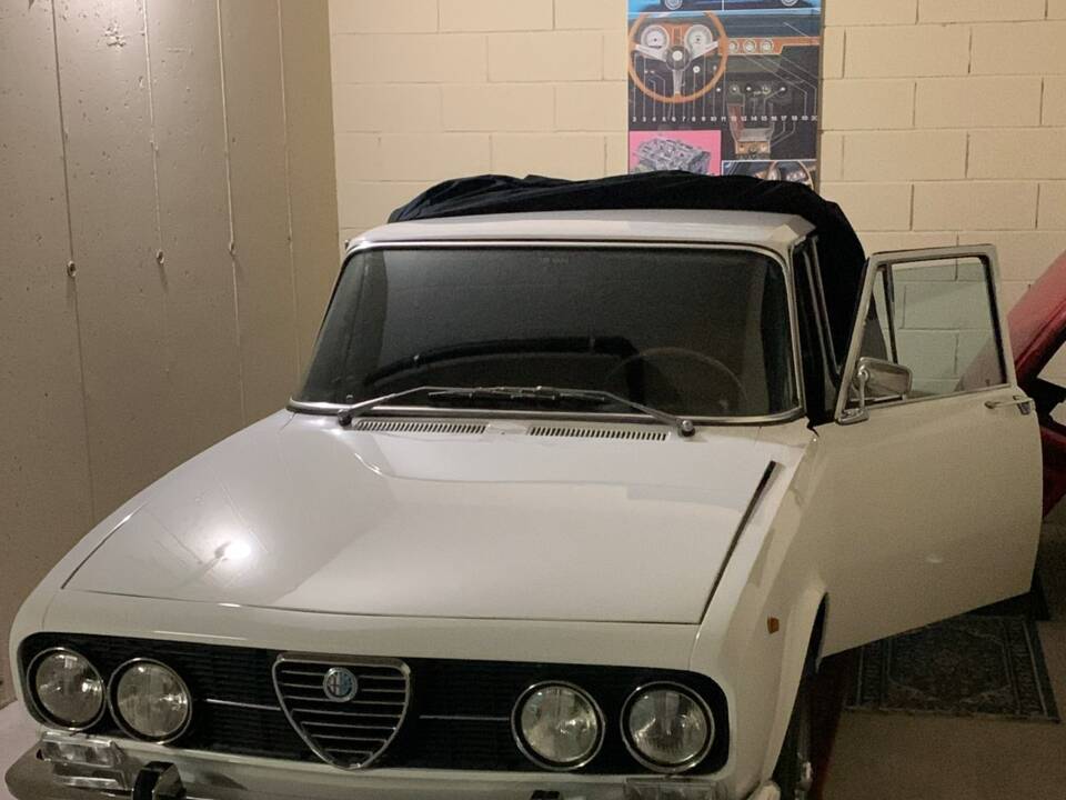 Bild 11/13 von Alfa Romeo 2000 Berlina (1973)