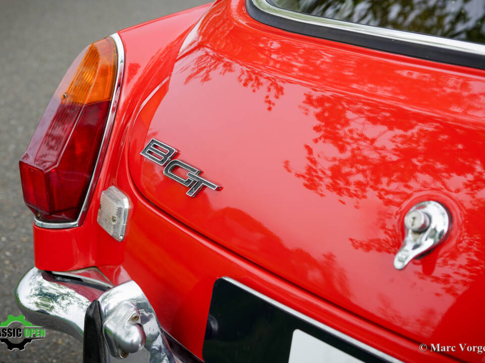 Image 41/46 de MG MGB GT V8 (1975)
