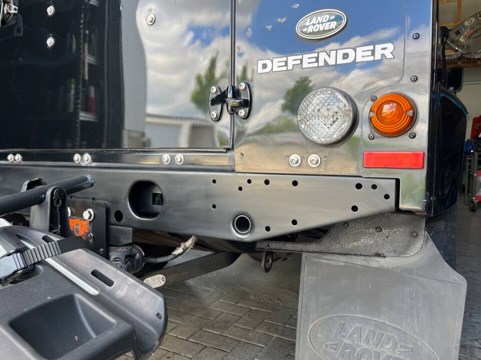 Image 37/93 of Land Rover Defender 110 (2014)