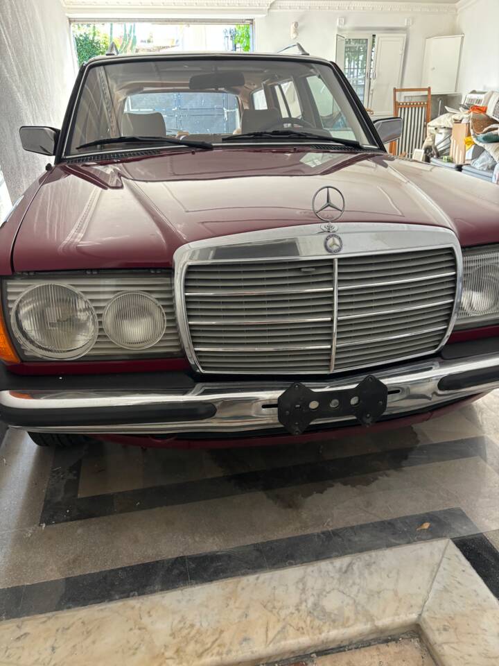 Bild 3/11 von Mercedes-Benz 300 TD (1979)