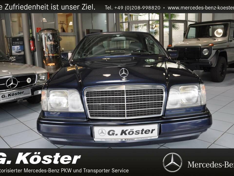 Image 4/13 of Mercedes-Benz E 220 (1995)