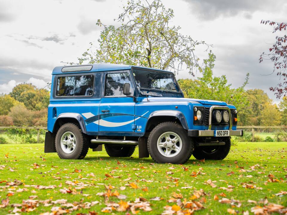 Image 47/50 of Land Rover Defender 90 "50th Anniversary" (1998)