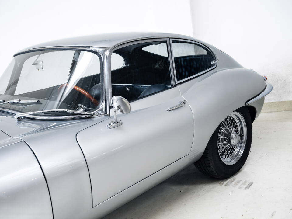 Image 30/42 of Jaguar E-Type 3.8 (1963)