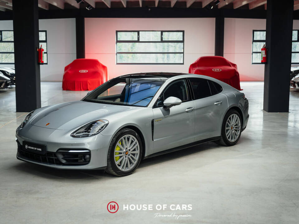 Image 2/49 of Porsche Panamera 4 E-Hybrid (2023)