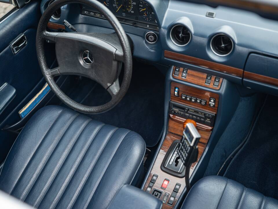 Bild 30/83 von Mercedes-Benz 300 D Turbodiesel (1983)