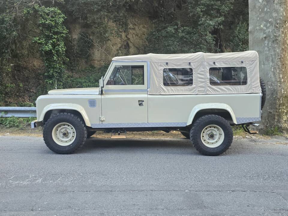 Bild 48/57 von Land Rover 110 (1989)