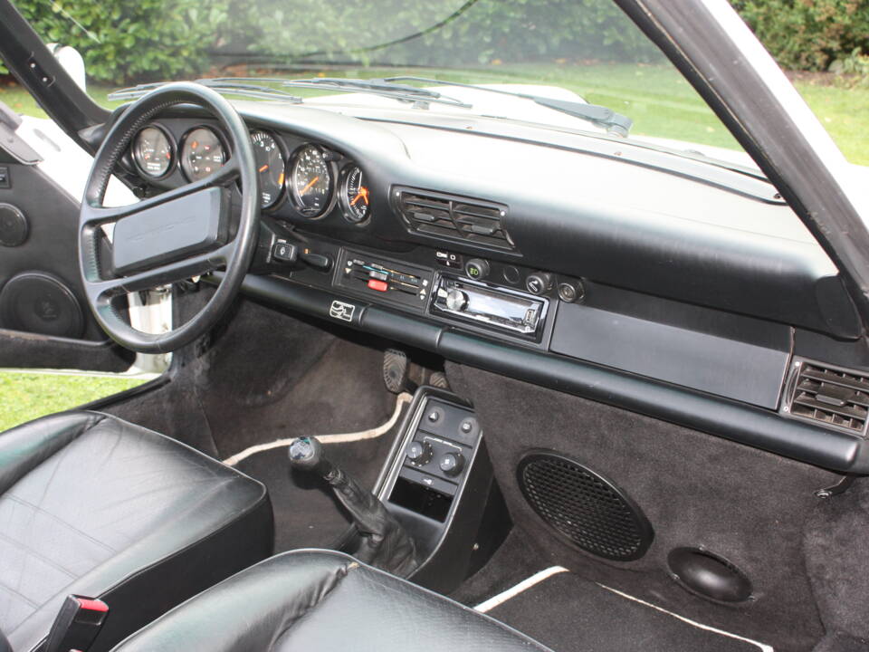 Image 10/13 de Porsche 911 Carrera 3.2 (1989)