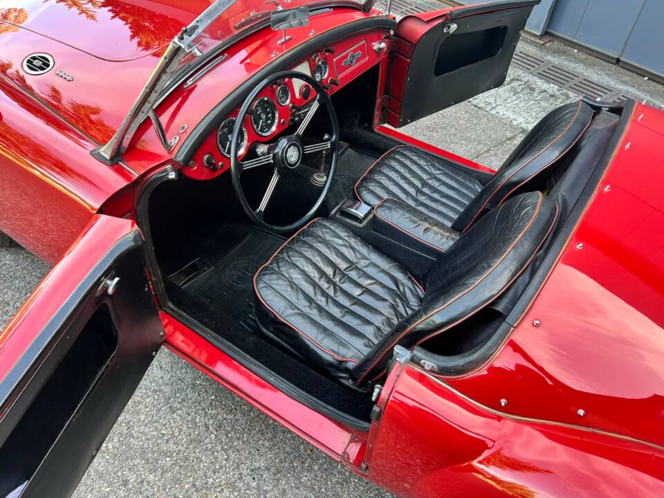 Image 18/22 of MG MGA 1600 (1959)