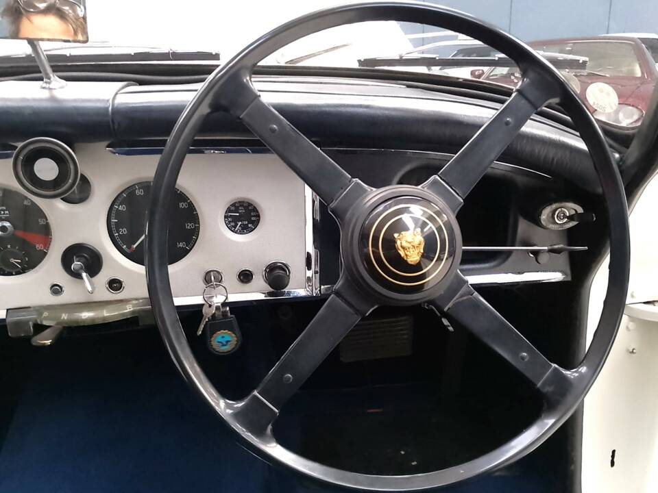 Bild 28/40 von Jaguar XK 150 DHC (1958)
