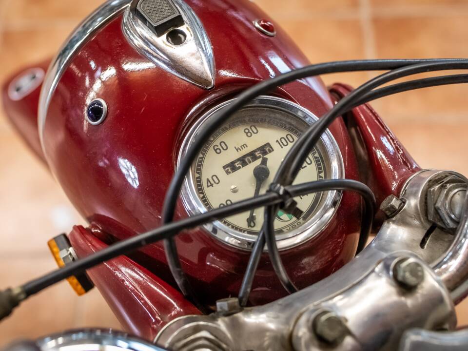 Image 4/10 de Puch 125 SVS (1956)