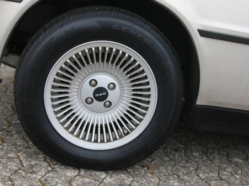 Image 56/92 of DeLorean DMC-12 (1982)