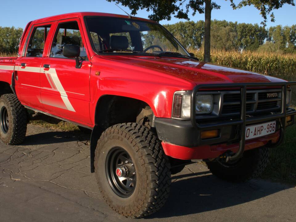 Bild 2/34 von Toyota Hilux (1988)