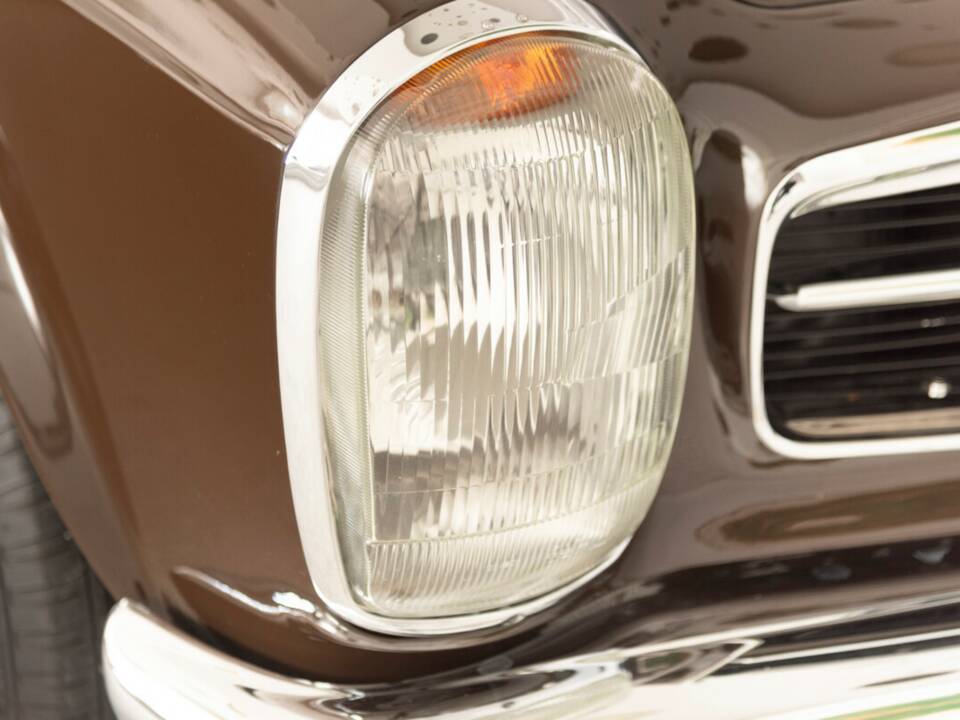 Image 13/30 of Mercedes-Benz 280 SL (1970)