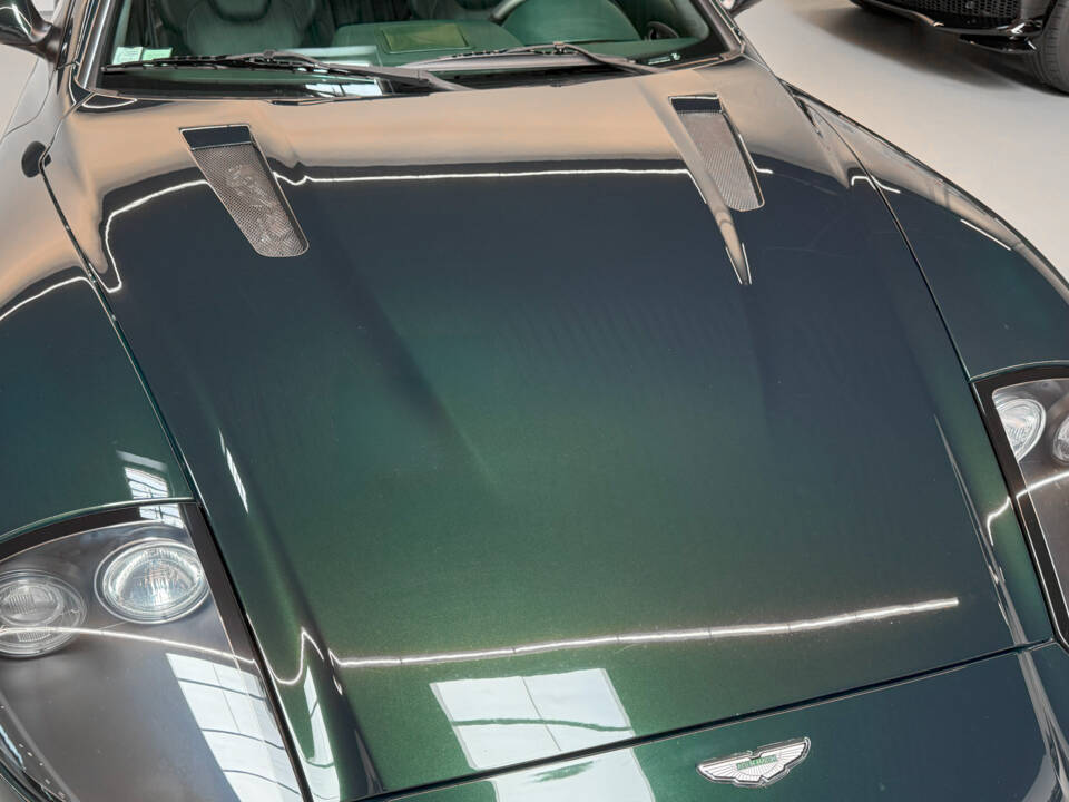 Image 3/43 of Aston Martin V12 Vanquish (2003)