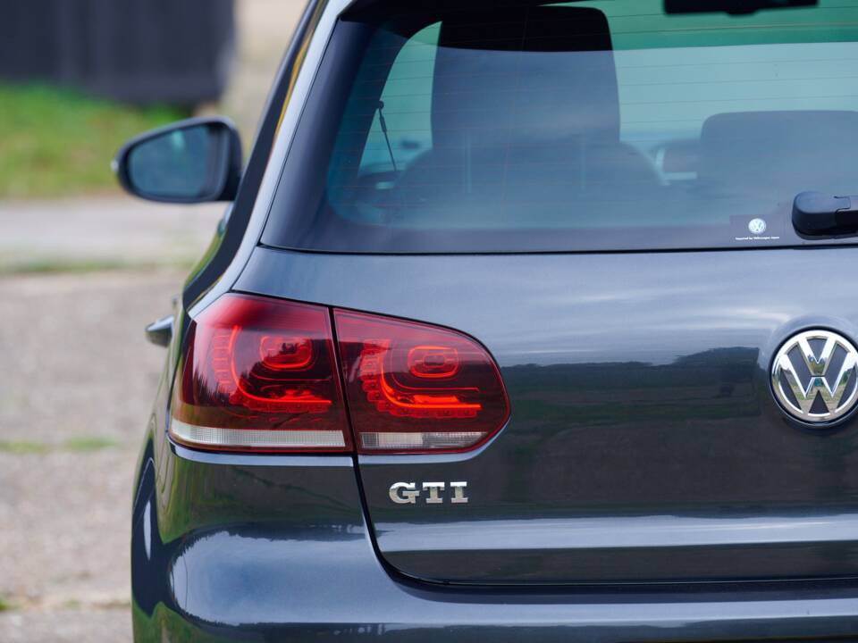 Image 18/50 of Volkswagen Golf VI GTI (2011)