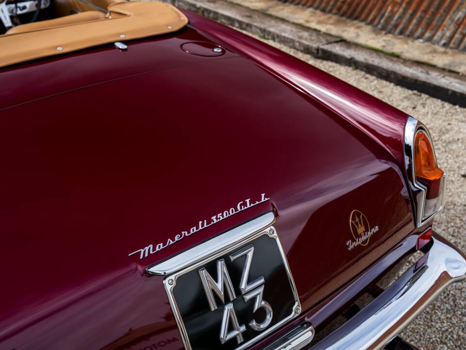 Image 42/51 of Maserati 3500 GTI Spyder Vignale (1963)
